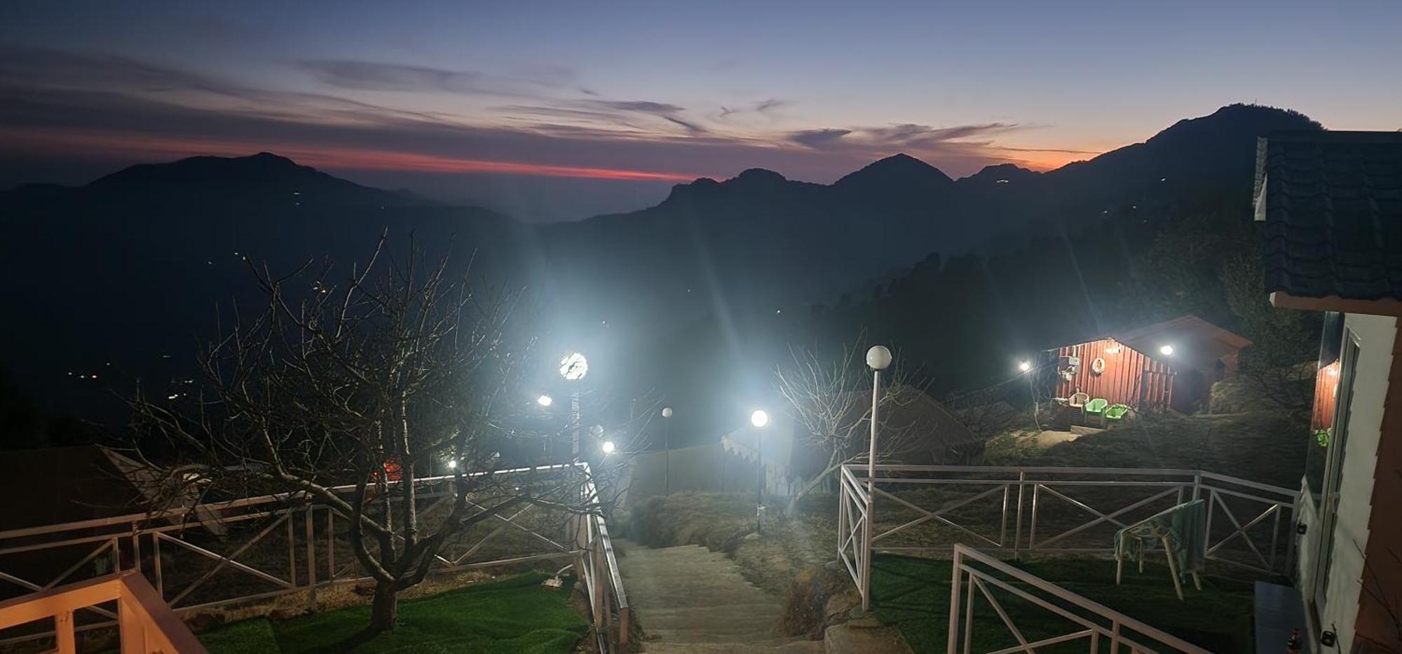 Instaview Kanatal New Tehri Екстериор снимка